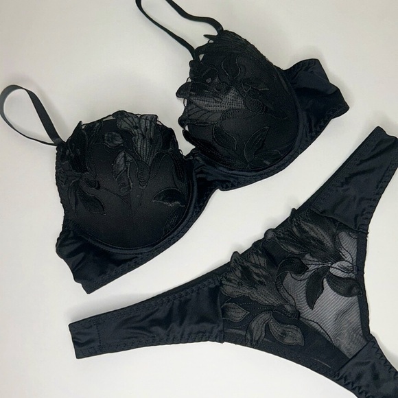 Black Satin‎ Lily Embroidered Floral Overlay Push-Up Bra & Thong Panty Set NEW - Picture 14 of 17